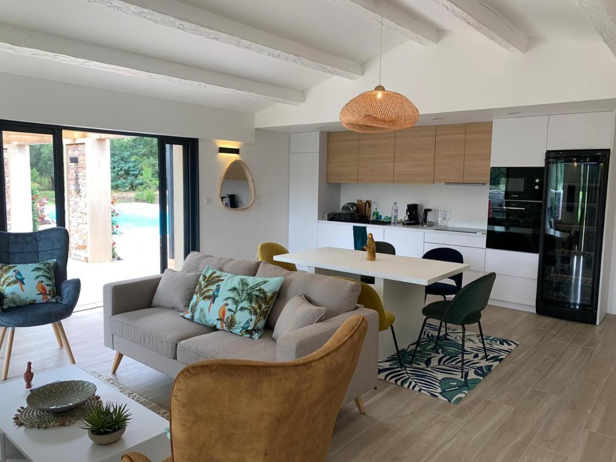 Magnifique Villa Avec Piscine Au Coeur Des Vignes Cogolin Kültér fotó