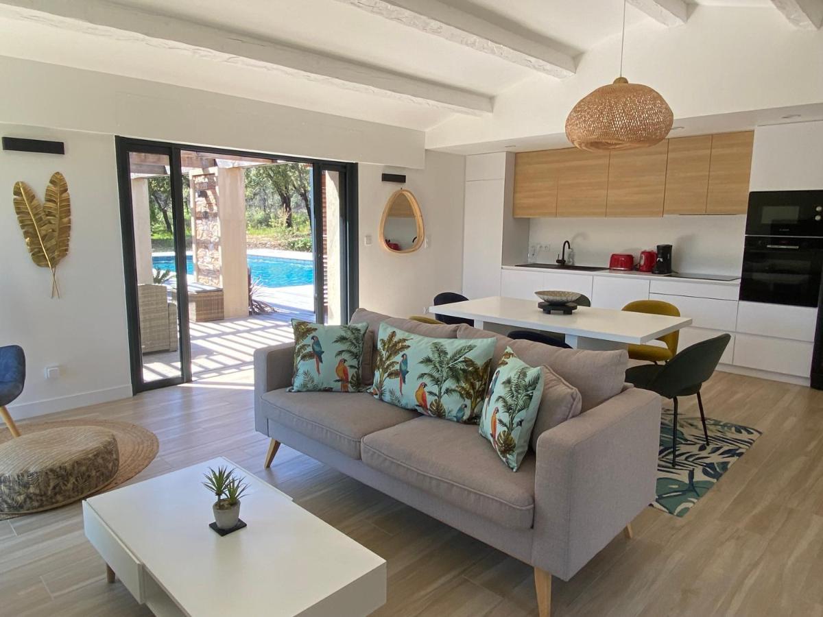 Magnifique Villa Avec Piscine Au Coeur Des Vignes Cogolin Kültér fotó