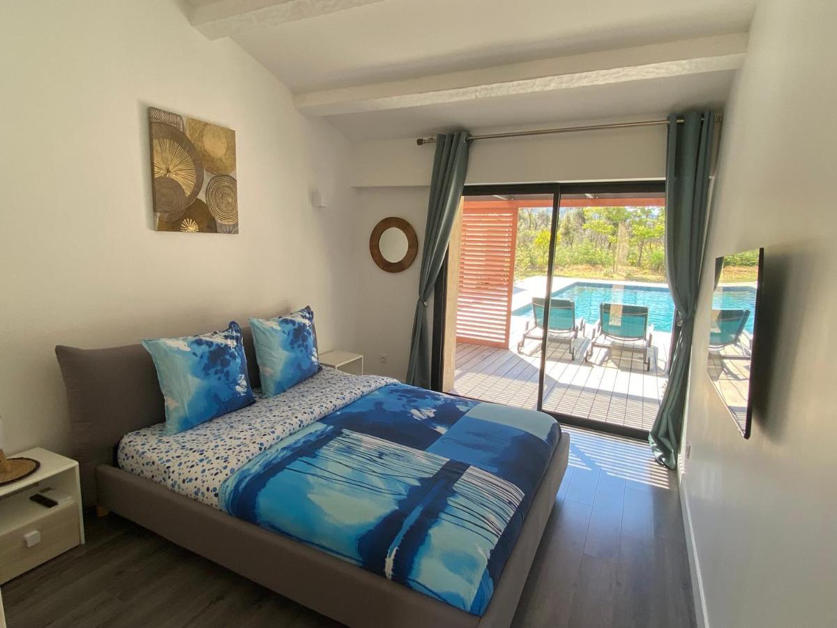 Magnifique Villa Avec Piscine Au Coeur Des Vignes Cogolin Kültér fotó
